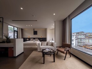 View from room - Lijiang Ancient City Hitone Resort (Lijiang)