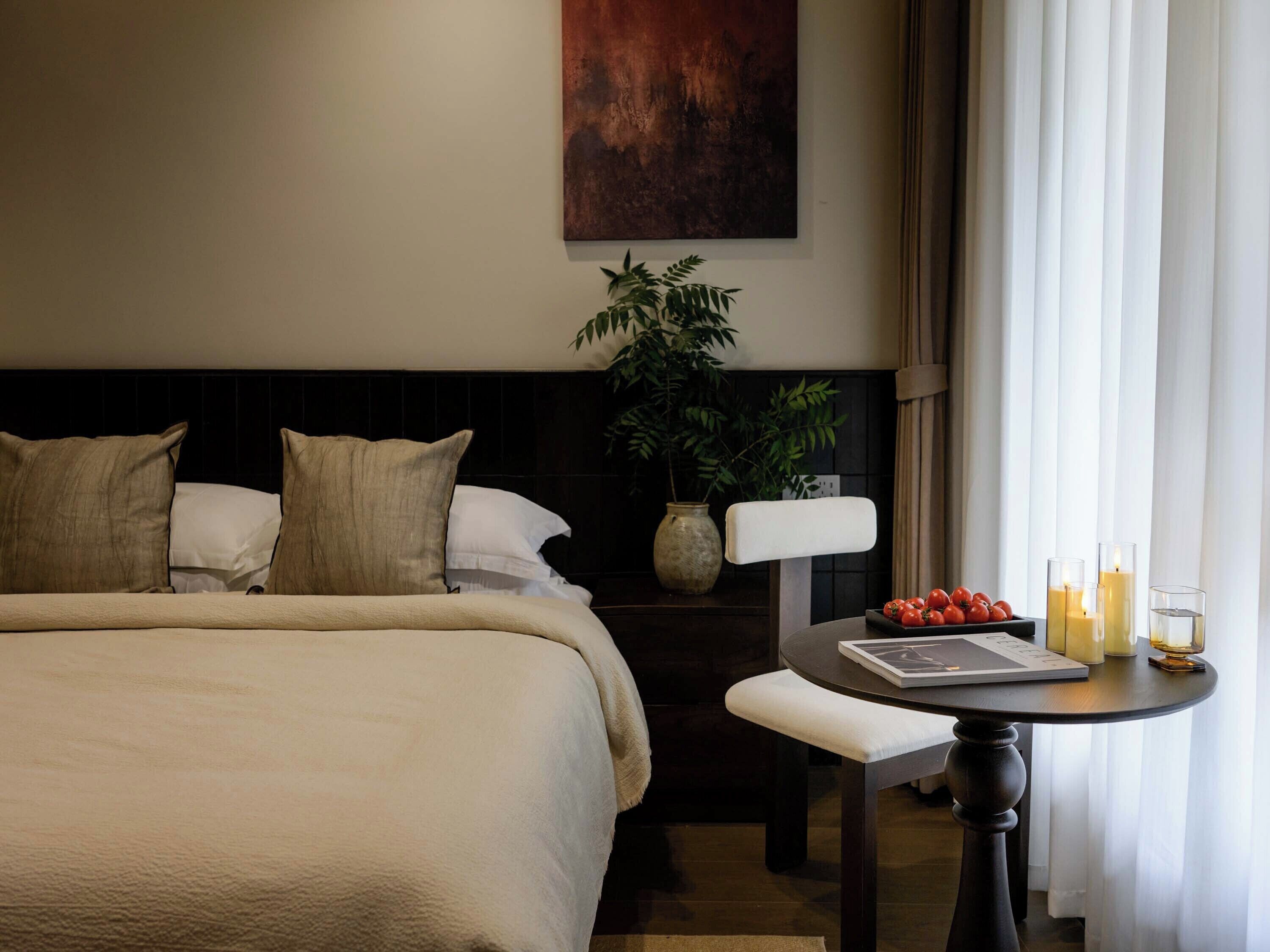 Articles gratuits dans le mini-bar, bureau, rideaux occultants