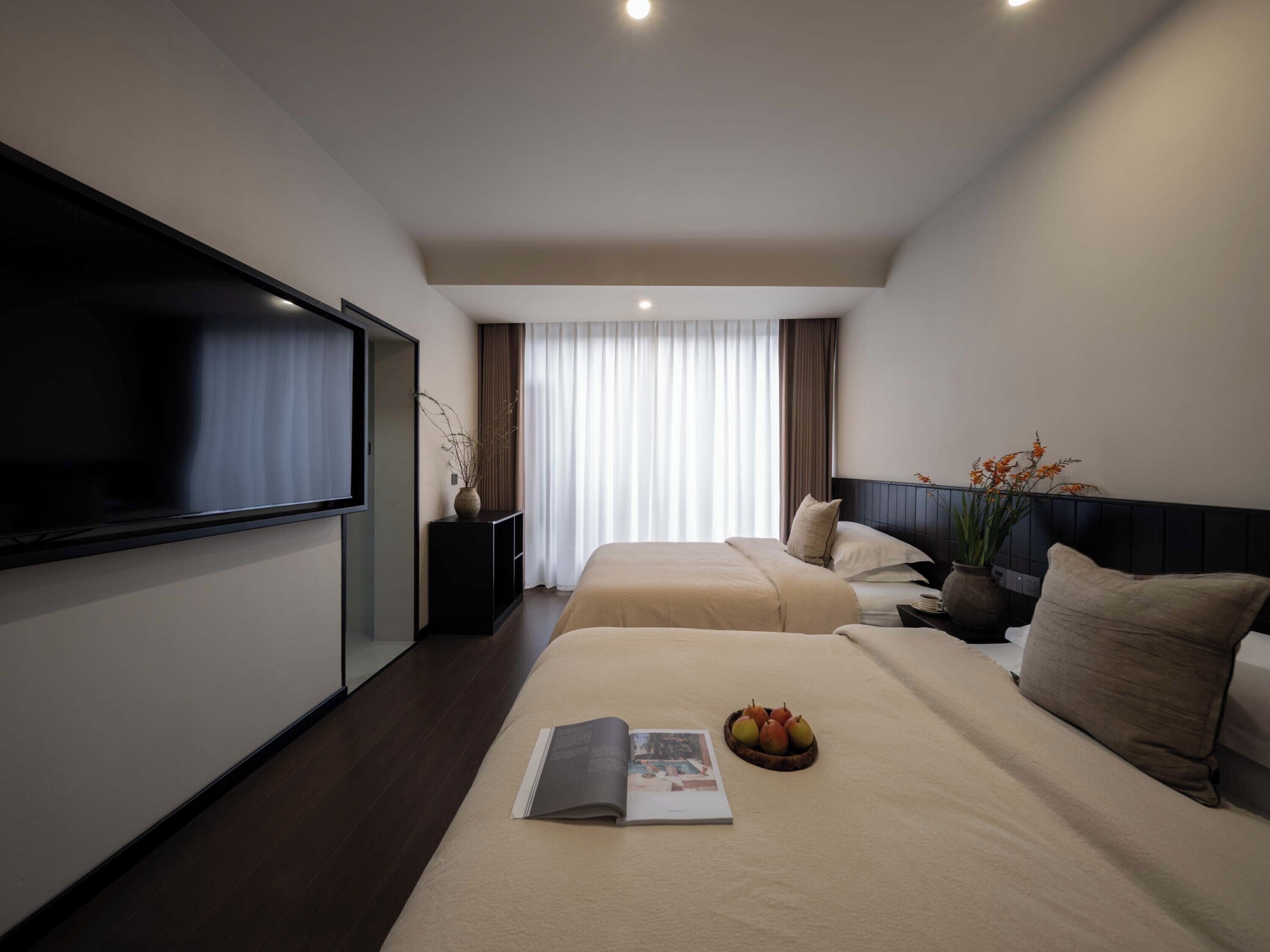 Articles gratuits dans le mini-bar, bureau, rideaux occultants