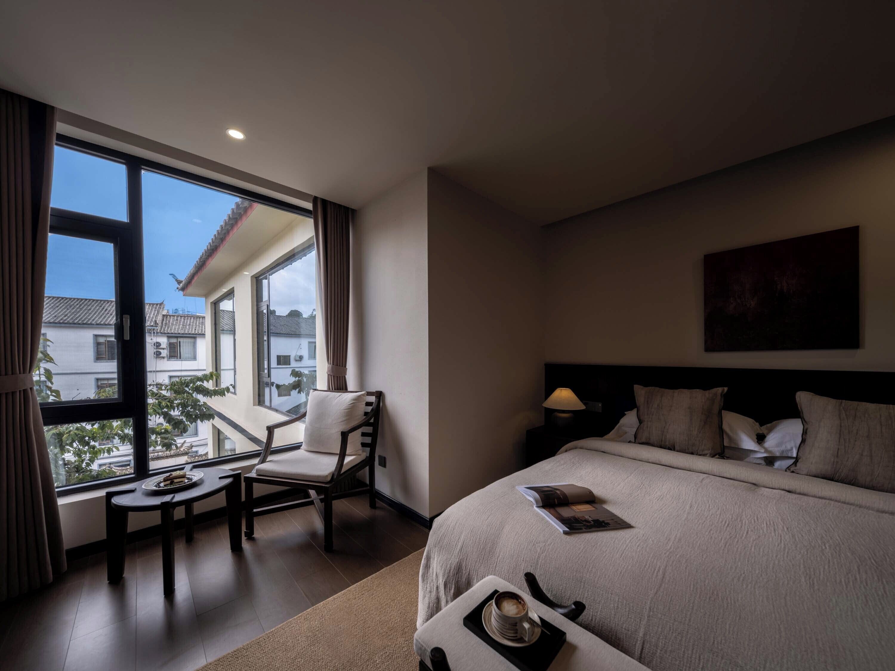 Articles gratuits dans le mini-bar, bureau, rideaux occultants