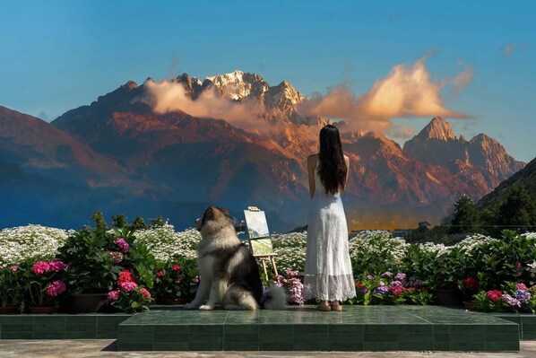 View from property - Lijiang Ancient City Hitone Resort (Lijiang)