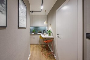 Departamento superior, 2 habitaciones, para no fumadores, aire acondicionado | Cocina privada | Cafetera de espresso, cafetera y tetera y tetera eléctrica 