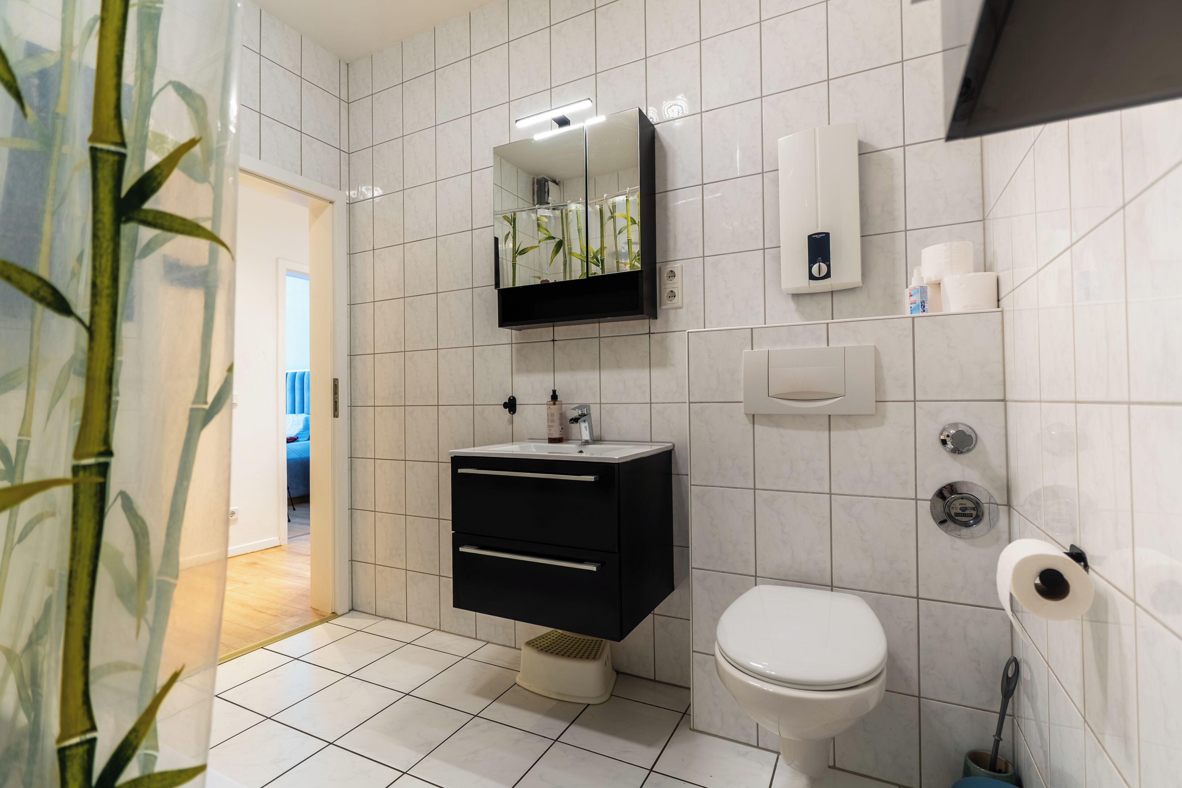 Hårføner, håndklær, såpe og toalettpapir