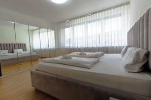 Bügeleisen/Bügelbrett, WLAN, Bettwäsche