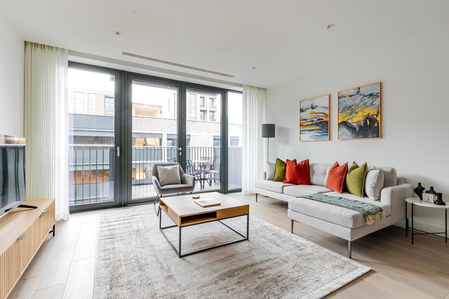 Fernseher, Stereoanlage