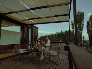 Outdoor dining - Lodge in winery with private jacuzzi and grill (San Rafael Department)