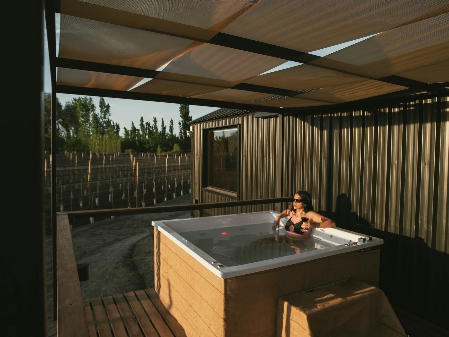 Outdoor spa tub