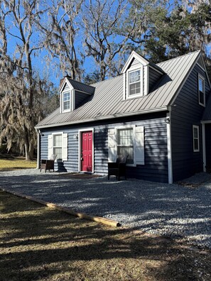 Exterior - Adorable 3-bedroom house with AC in lovely Woodbine (Woodbine)