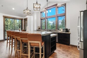 Fridge, microwave, oven, stovetop - Paradise on Pioneer - Pool Table + Fire Pit + Luxury (South Lake Tahoe)