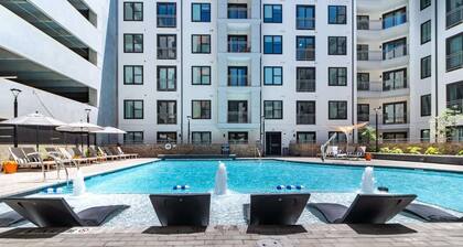 Fully Furnished Room Steps From Avondale Train Station and Fast Wifi