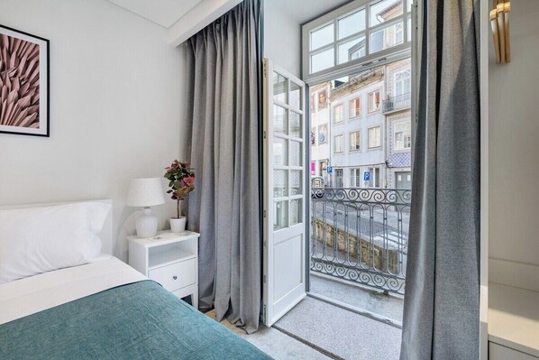 1 bedroom, iron/ironing board, Internet - Serene Porto Studio @ Marquesa Palace (Porto)