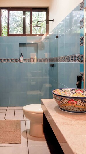 淋浴设施、吹风机