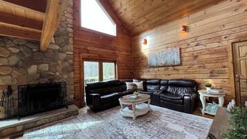 Smart TV, futbolito, tenis de mesa y libros