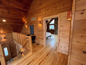 3 bedrooms, desk, travel crib, free WiFi