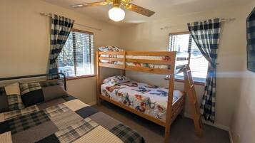 3 bedrooms, iron/ironing board, travel crib, free WiFi