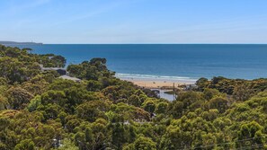 Beach nearby - Riptide Lorne, A brand-new luxury coastal retreat in Lorne with stunning ocean views (Lorne)
