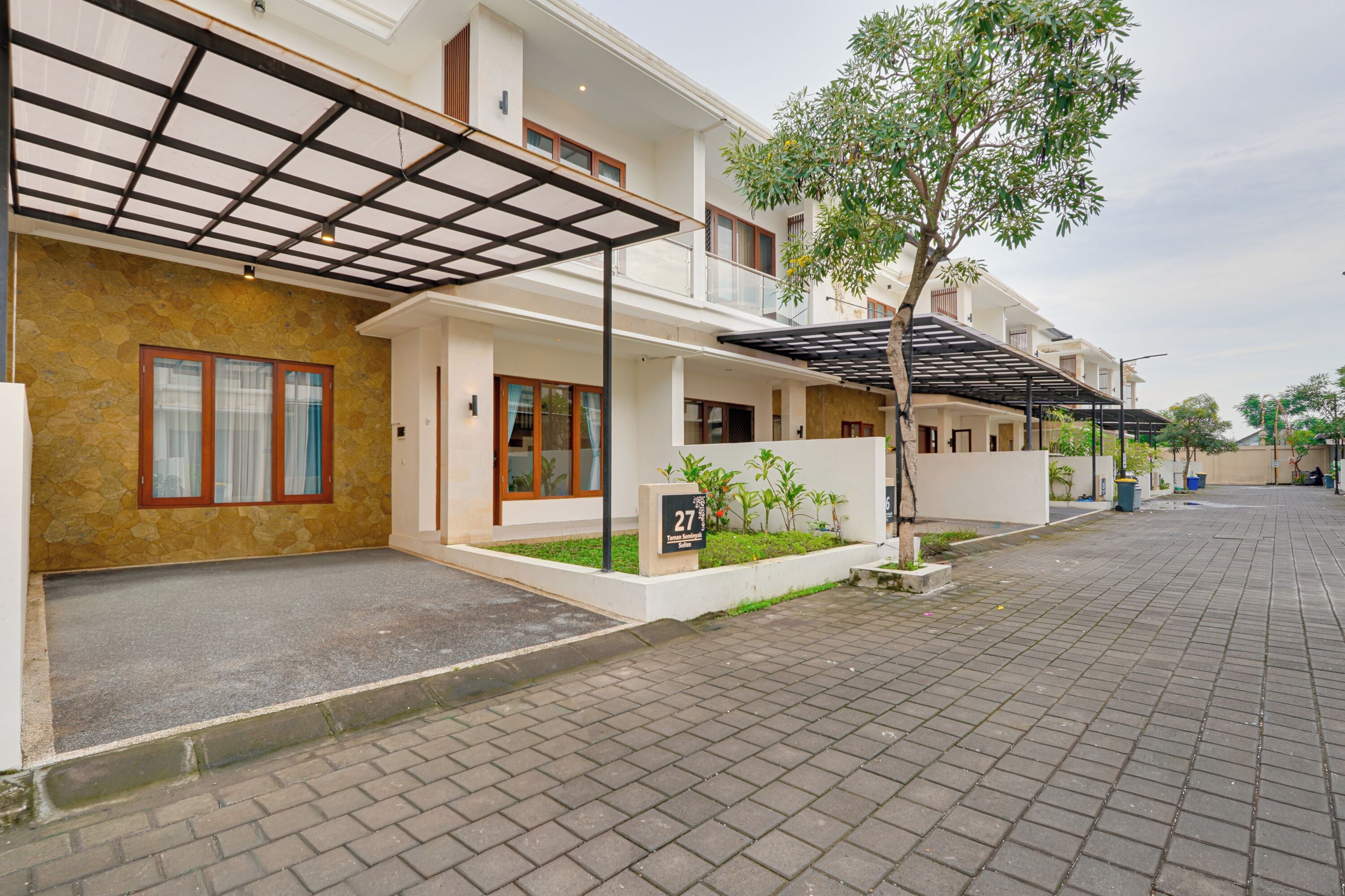 别墅, 阳台, 泳池景观 | 外观