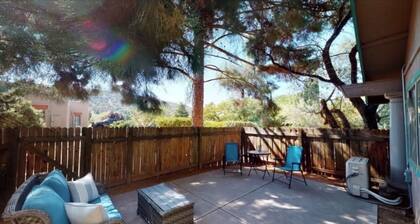 Cozy 1-bedroom studio in adorable Sedona with AC
Pet friendly, centrally located