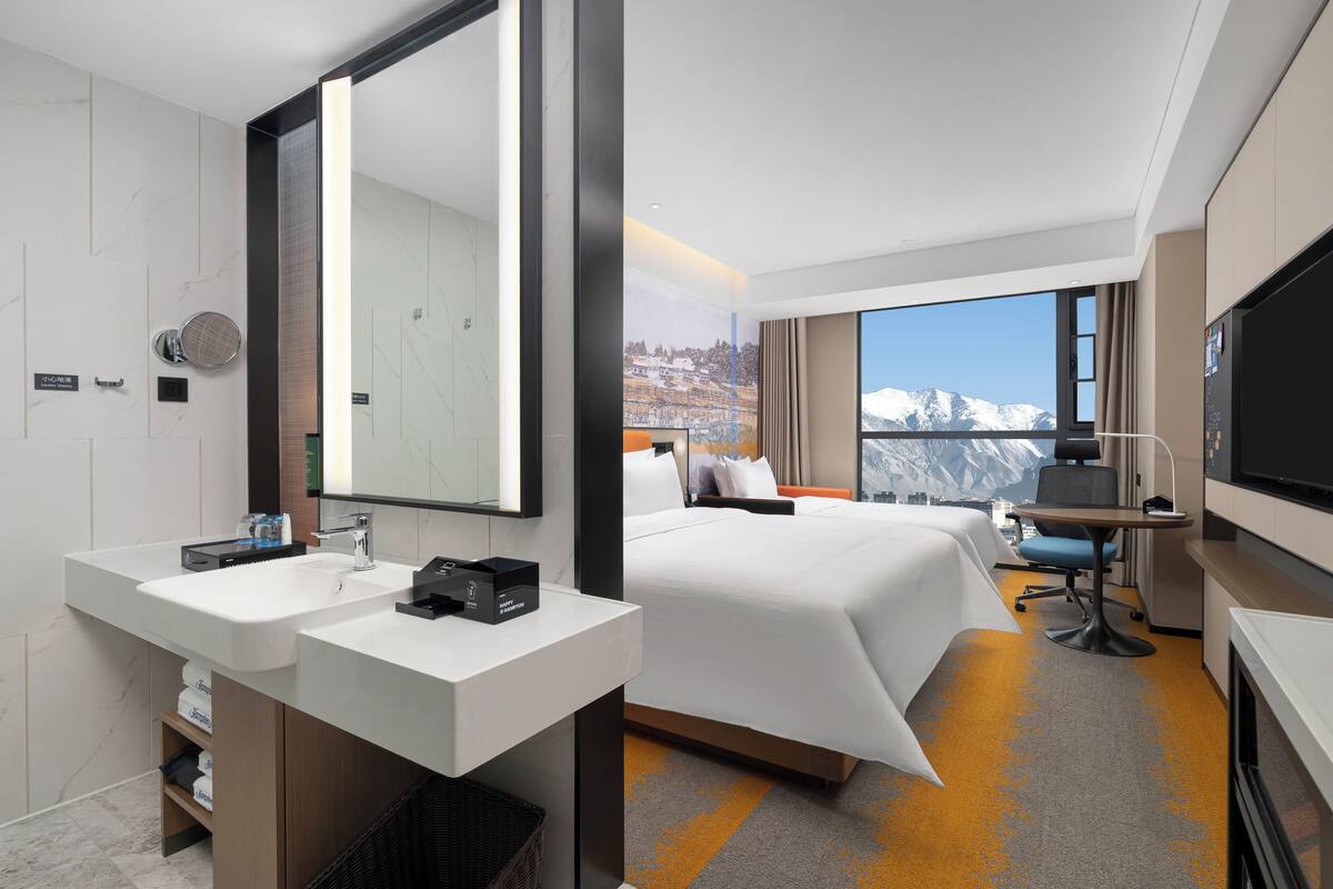 Comfort Double Room, Private Bathroom, City View | Desk, laptop workspace, free WiFi