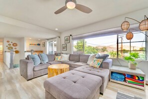 Smart TV - Indigo Sky Oasis - Pool, Hot Tub & Stargazing! (Yucca Valley)