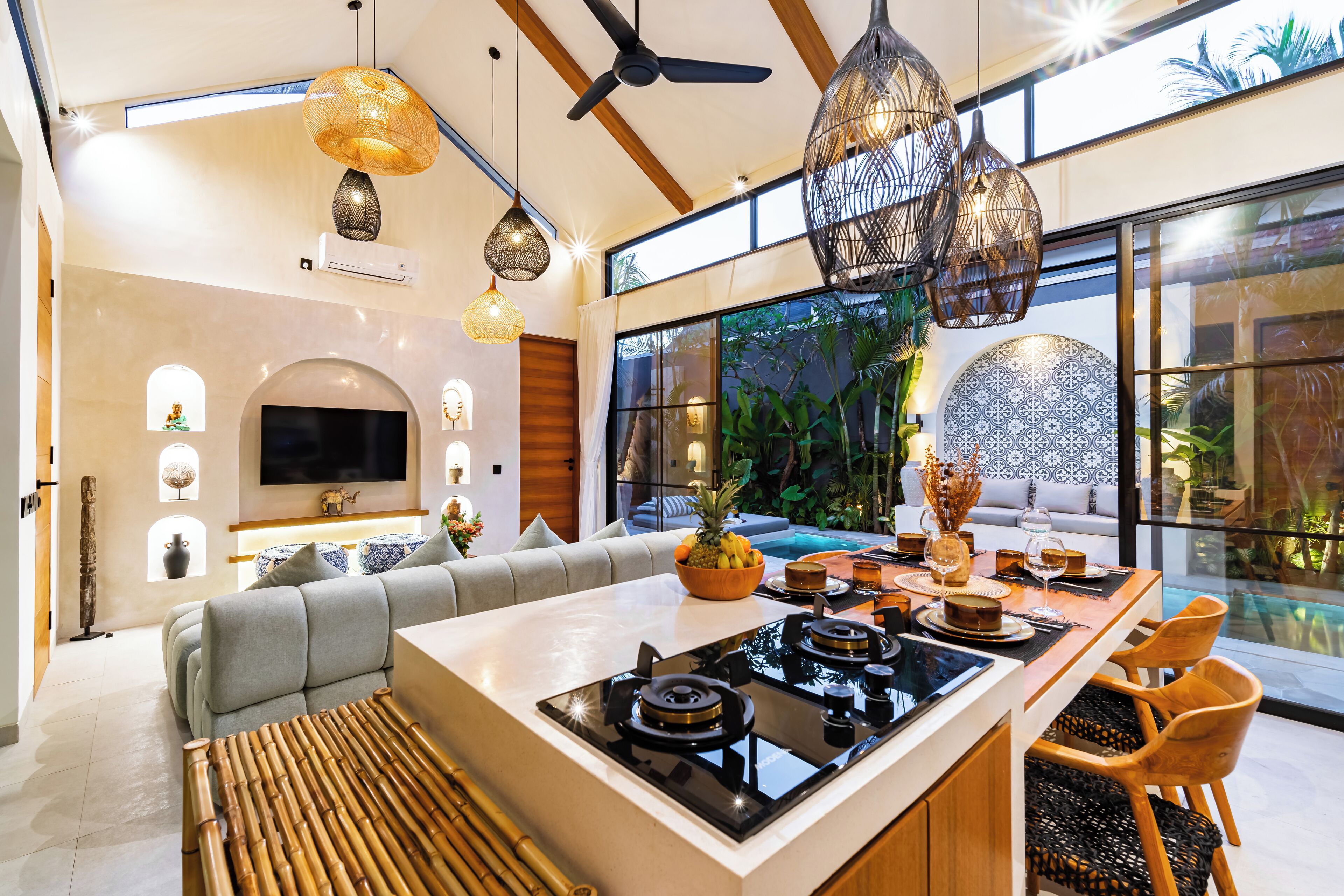 Deluxe Villa, 2 Bedrooms, Private Pool, Pool View | Dining