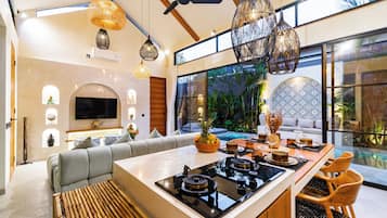 Deluxe Villa, 2 Bedrooms, Private Pool, Pool View | Dining