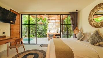 Vila Deluks, 2 kamar tidur, kolam renang pribadi, pemandangan kolam renang | Seprai premium, brankas, meja kerja, dan setrika/meja setrika