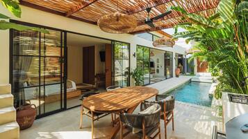Deluxe Villa, 2 Bedrooms, Private Pool, Pool View | Dining room