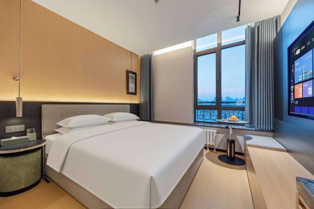 Kahden hengen perushuone, kaupunkinäköala | Äänieristys, silitysrauta/-lauta, ilmainen Wi-Fi