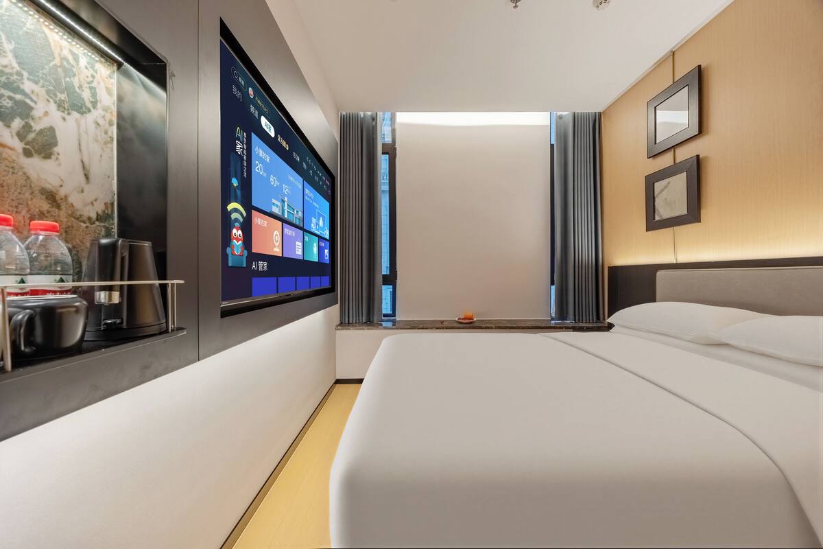 Kahden hengen perushuone (yksi tai kaksi sänkyä), kaupunkinäköala | Äänieristys, silitysrauta/-lauta, ilmainen Wi-Fi