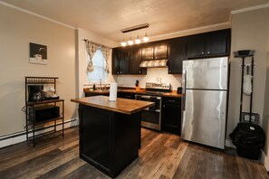 Fridge, microwave, oven, stovetop - NEW Fresh 2BR Space Mins to Downtown Providence w/ King Bed & Private Parking (Providence)