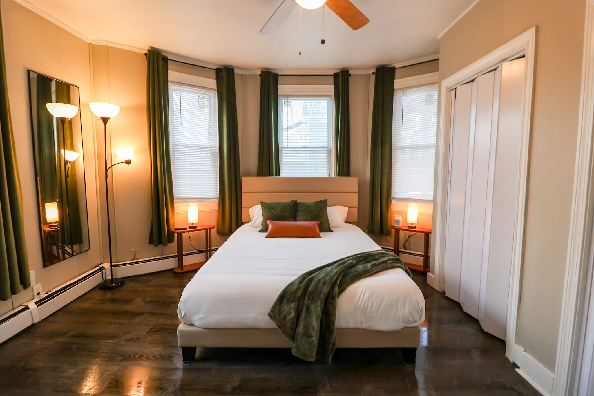 2 bedrooms, desk, iron/ironing board, free WiFi