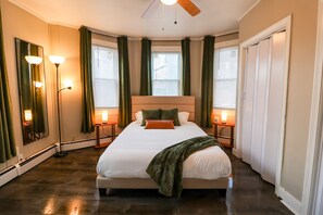 2 makuuhuonetta, työpöytä, silitysrauta/-lauta, ilmainen Wi-Fi