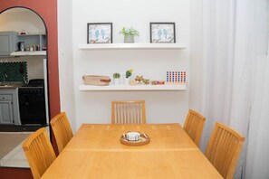 Dining - Central & Secure: Pool • Fast WiFi • Private Hotel amenities. (Sosúa)
