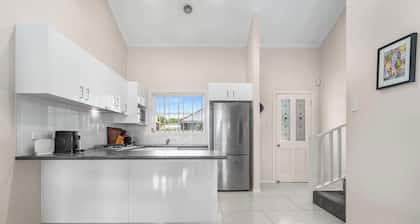 Great Gardiner - 2 Bed, 2 Bath, Close to Town