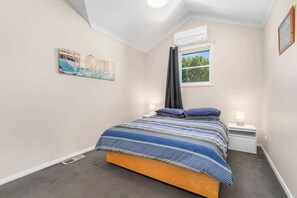 Bügeleisen/Bügelbrett, WLAN, Bettwäsche