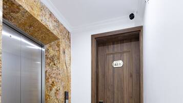 Double Room, Non Smoking, Garden View | Soundproofing, WiFi (free)