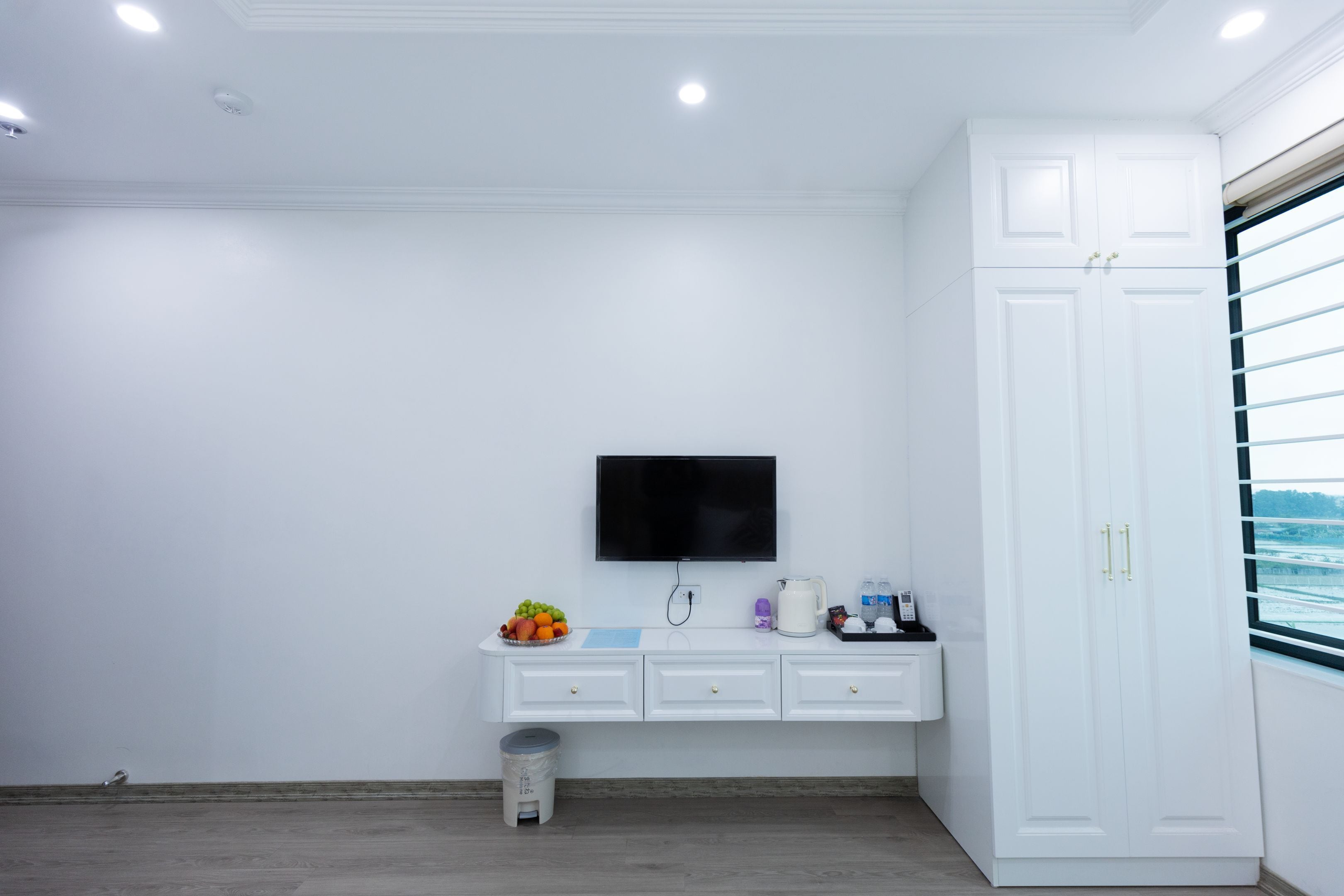 Habitación triple familiar, vistas al patio | Sistema de insonorización y wifi gratis