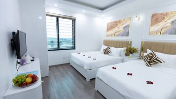 Family Triple Room, Courtyard View | Soundproofing, WiFi (free)