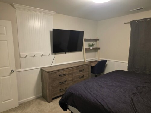 5-BR / King Beds / Massive Loft / Amazing Location / 10 mins to Downtown Raleigh