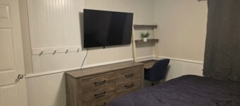 5-BR / King Beds / Massive Loft / Amazing Location / 10 mins to Downtown Raleigh