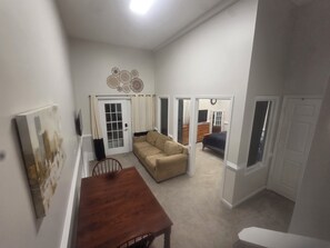 5 makuuhuonetta, silitysrauta/-lauta, Wi-Fi, vuodevaatteet