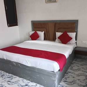 Desk, free WiFi - Hotel Taj Holiday (Agra)