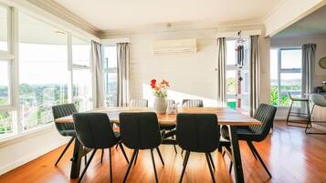 Casa, vista giardino | Ristoranti