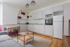 Interior - Blueground | Gros-Caillou, view, nr Eiffel Tower (Paris)