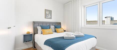 Fer et planche à repasser, accès Internet, draps fournis