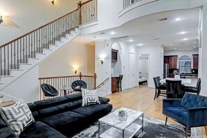 Interior - Your R&R Uptown Galleria Houses, Sleeps 23,6BR,4BA (Houston)