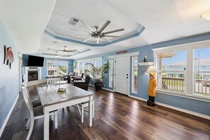 Interior -  Serenity by the Sea - Walk to Beach - Quiet Family Retreat (Bolivar Peninsula)