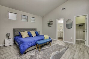 4 bedrooms, iron/ironing board, WiFi, bed sheets