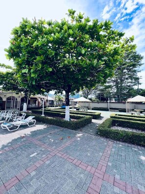 Property grounds - 100m from the beach - Cozy and with 24/7 security (Jacó)